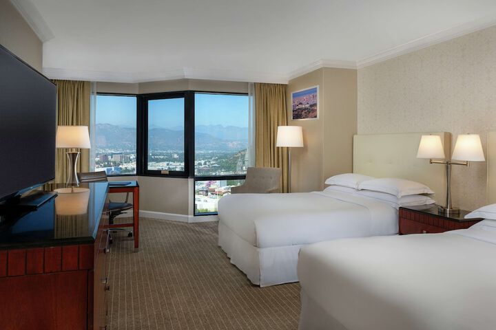 Room 32 of 83