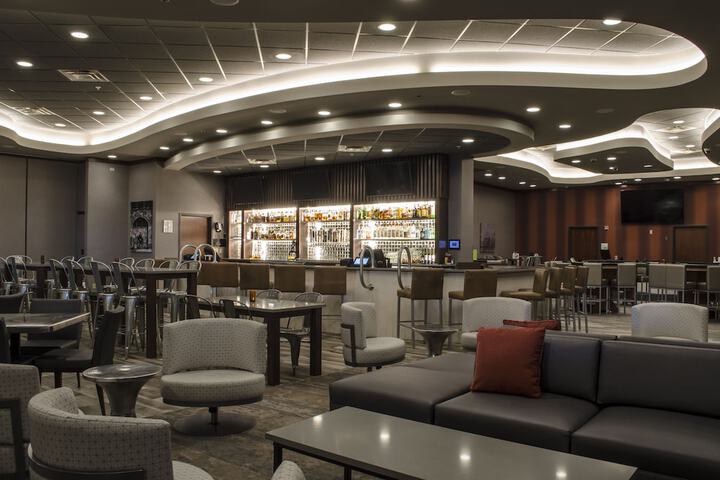 Lounge 80 of 89