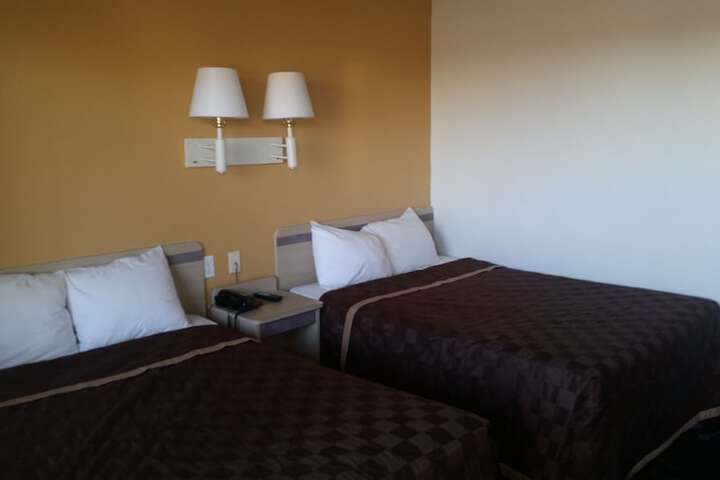 Room 15 of 33