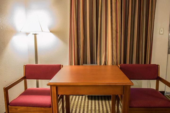 Room 14 of 32