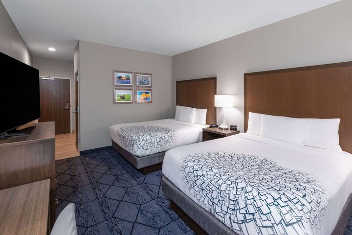 La Quinta Inn & Suites by Wyndham Round Rock near Kalahari