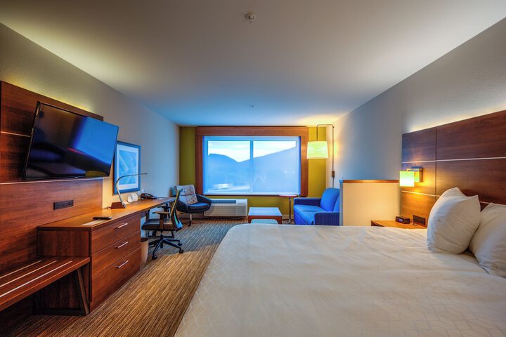 Holiday Inn Express & Suites Reedsville - State Coll Area by IHG