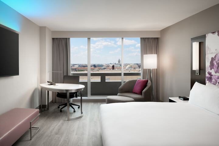 Room 32 of 103