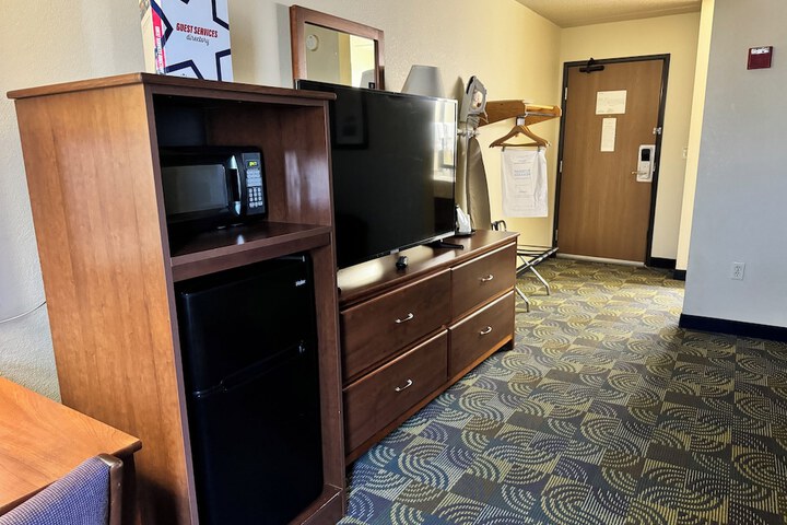 AmericInn by Wyndham Kewanee