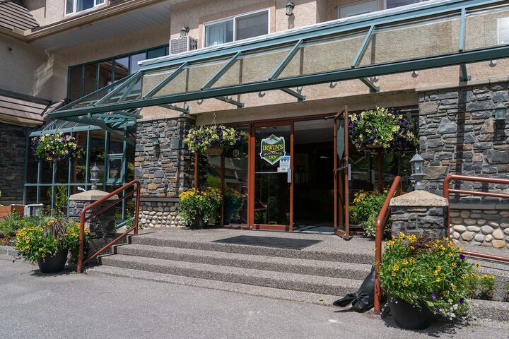 Hotel 4 of 65