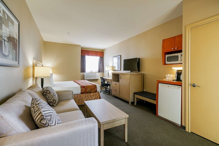 Room 27 of 51