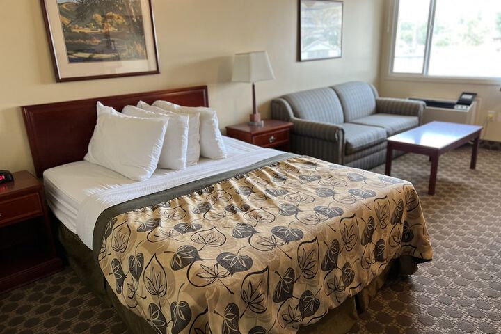 Room 52 of 60
