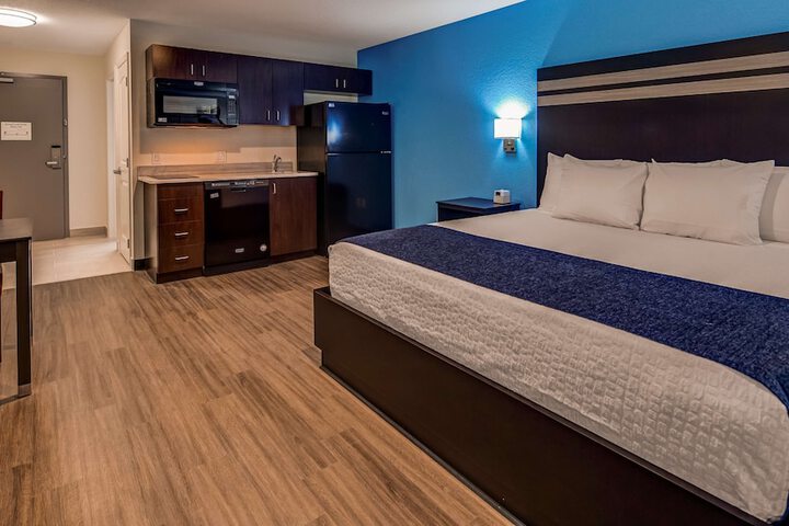 Room 10 of 30