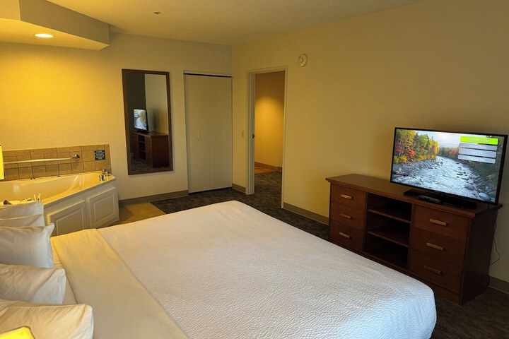 La Quinta Inn & Suites by Wyndham Bannockburn-Deerfield