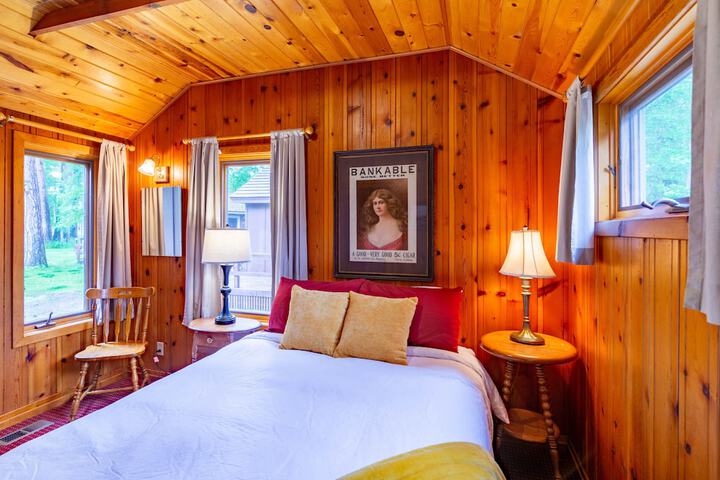 Lake Creek Lodge