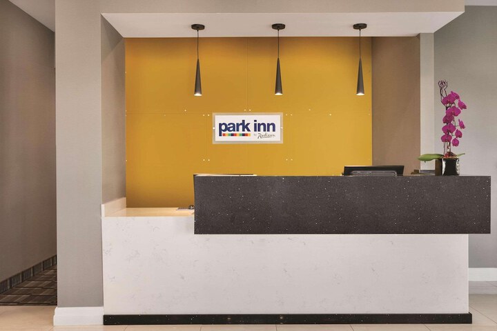 Park Inn by Radisson Brampton On