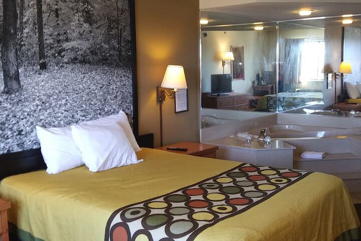 Room 11 of 39