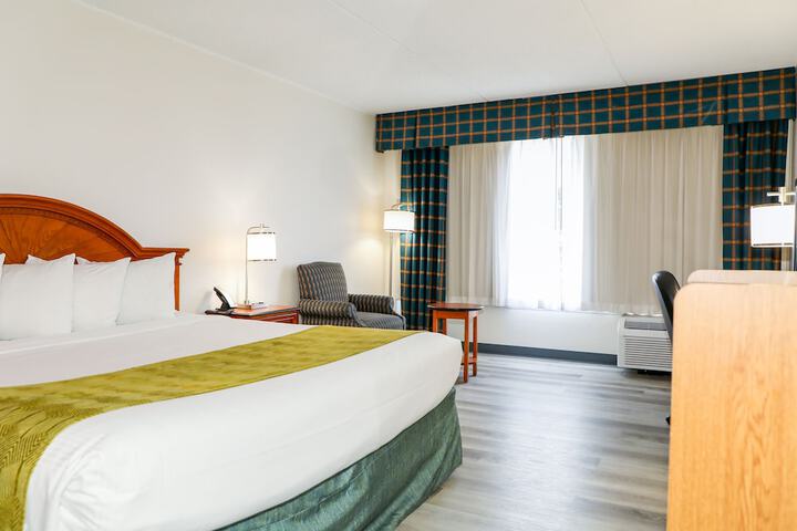 Ramada by Wyndham Cumberland Downtown
