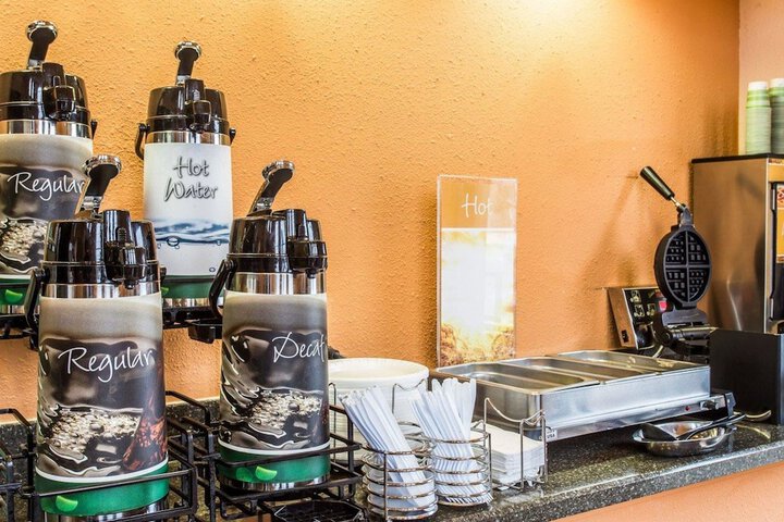 Breakfast/Coffee Service 35 of 47