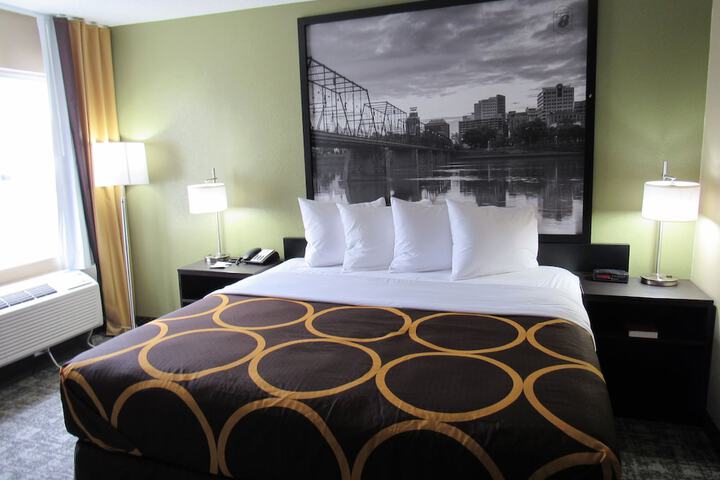 Super 8 by Wyndham New Cumberland