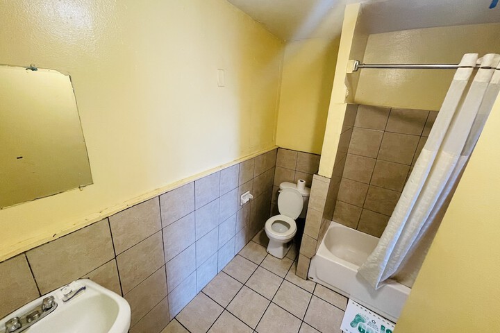 Room 15 of 16
