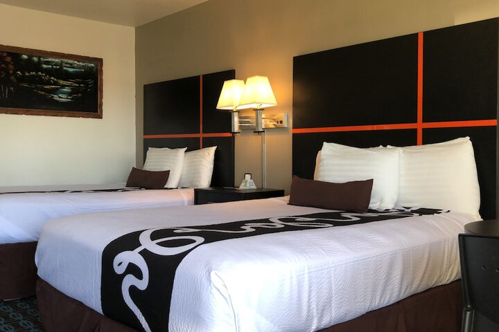 Room 33 of 40