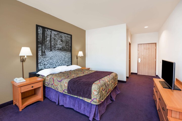 Room 6 of 39