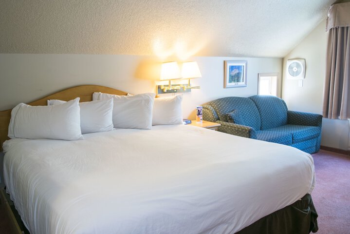 Waterton Lakes Lodge Resort