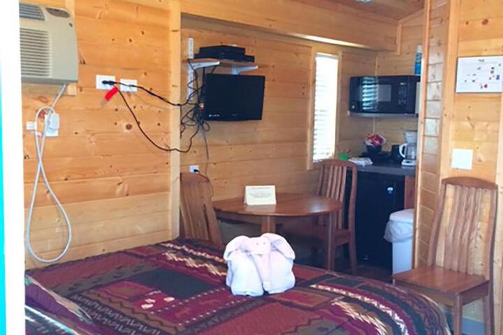Pio Pico Camping Resort Studio Cabin 7