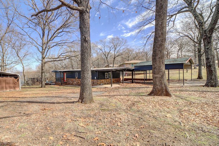 Lake Hudson Home w / Patio in Locust Grove