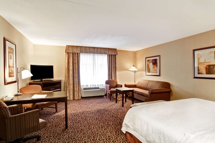 Room 7 of 33