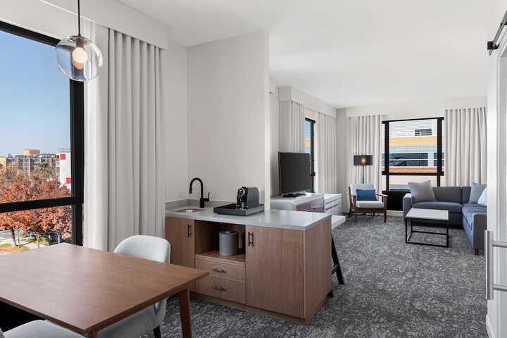 The Fort Sutter Sacramento Tapestry Collection by Hilton