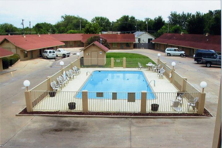 Pool 4 of 29