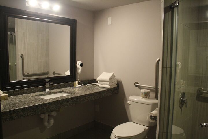 Room 21 of 48
