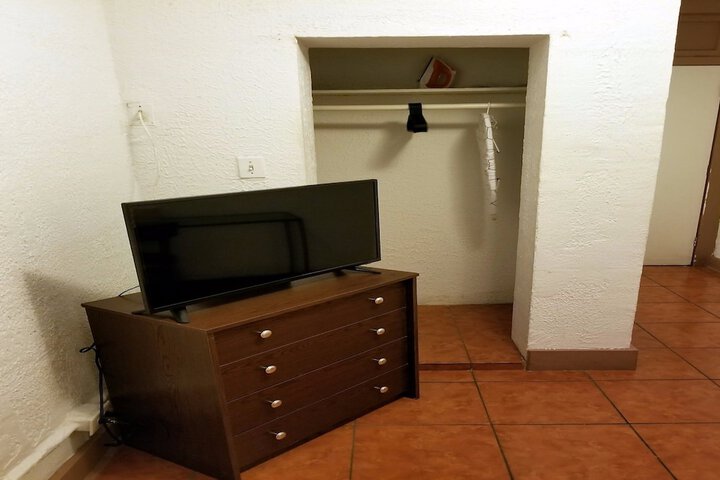 Monterey Inn Hotel