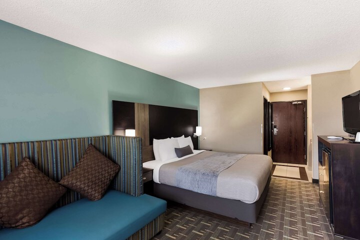 Room 21 of 28