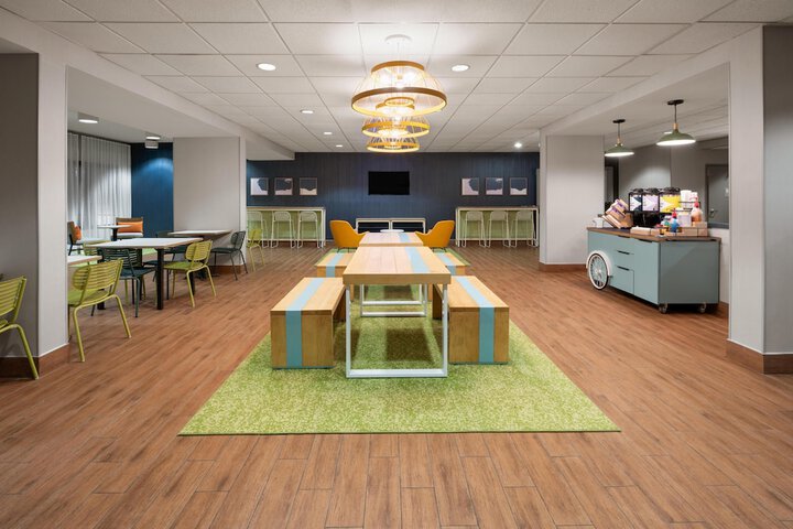 Spark by Hilton Decatur
