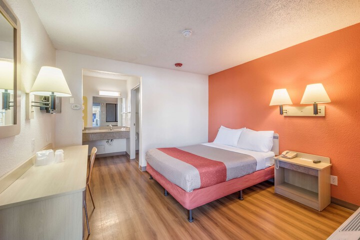 Room 21 of 65