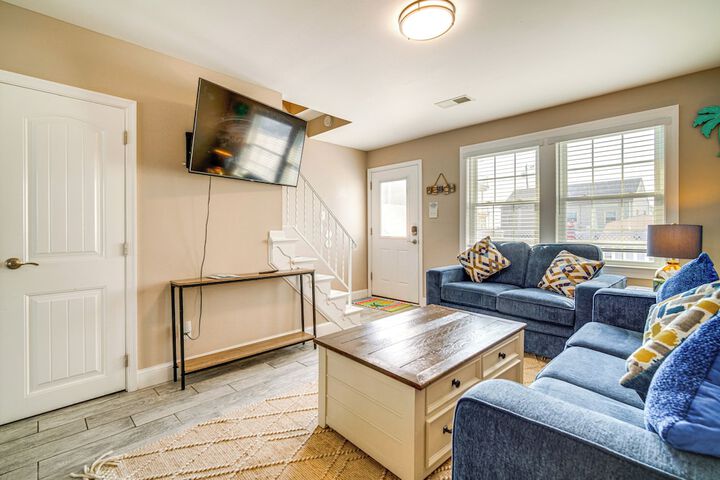Bright Brigantine Townhome: Steps to Beach Access!