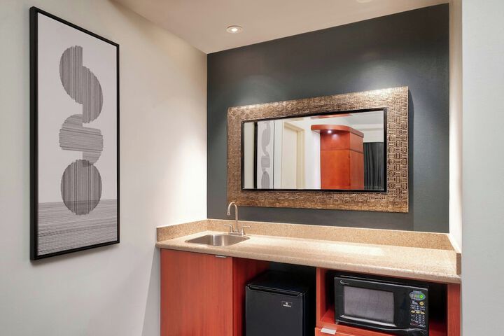 Courtyard by Marriott Lincoln Downtown