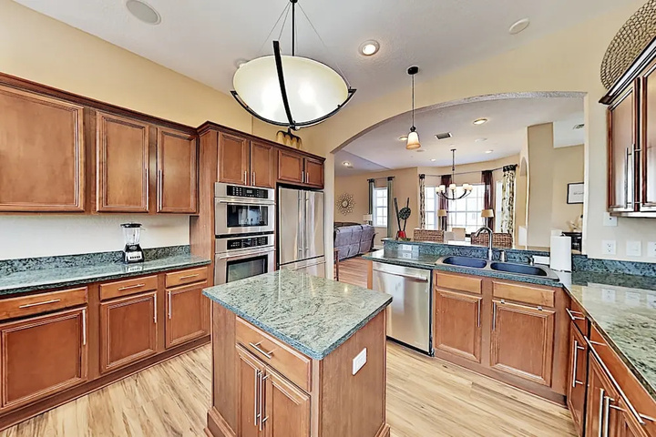 Immaculate Canal W / Pool Dock & Game Lounge 4 Bedroom Home