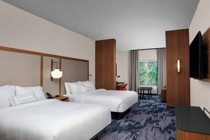 Room 32 of 38