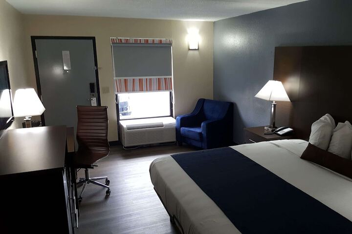Room 17 of 35