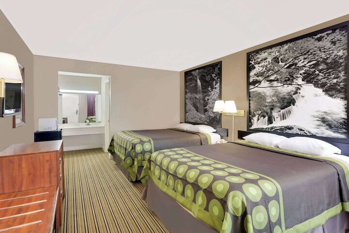 Super 8 by Wyndham Athens