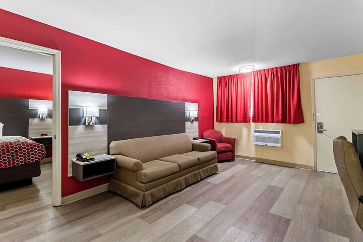 Econo Lodge Inn & Suites Santa Rosa