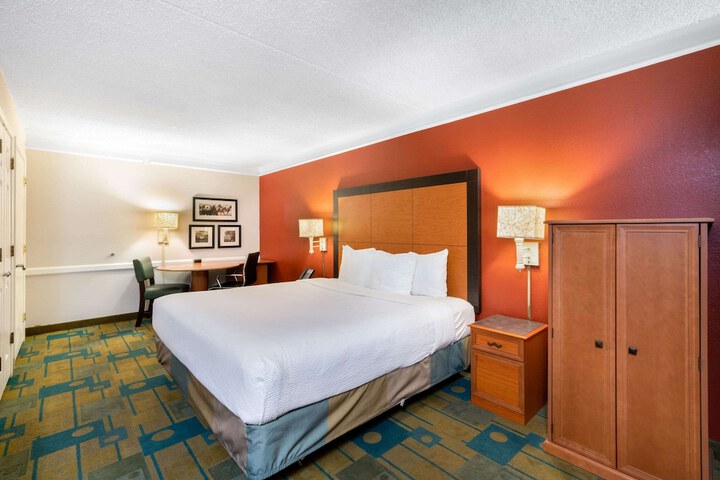 Room 19 of 40