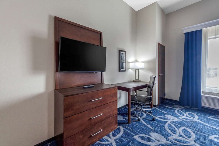 Room 13 of 35
