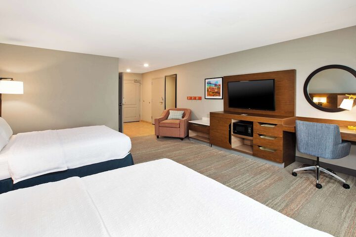 Hampton Inn Clinton IA