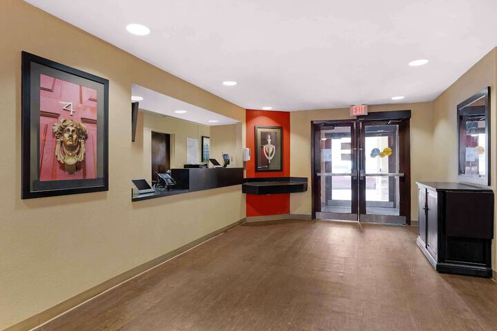 Hotel Interior 6 of 27