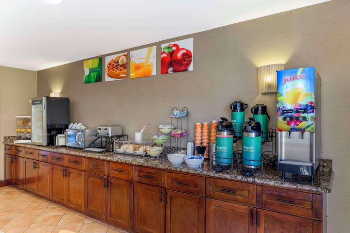 Breakfast/Coffee Service 29 of 33