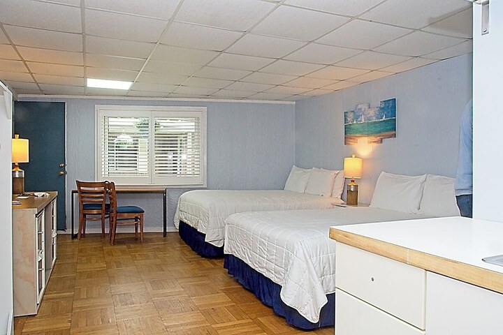Room 146 of 231