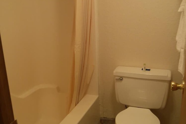 Room 22 of 37