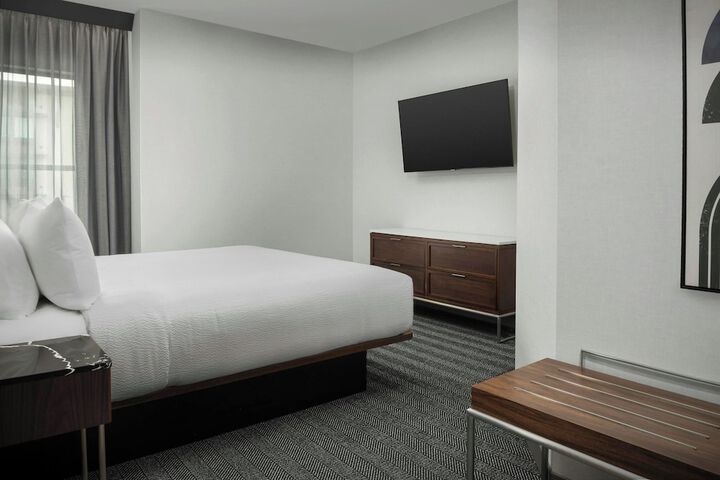 Room 27 of 70