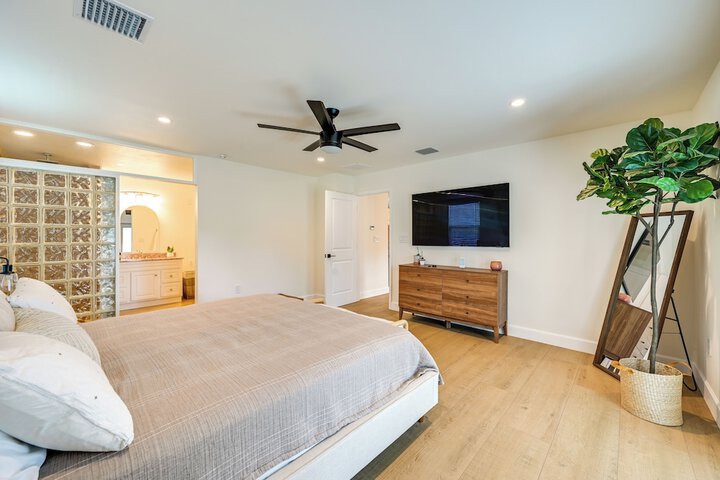 Naples Duplex Home w / Private Pool & Lanai!