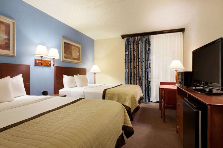 Room 7 of 25